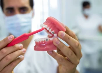 Gum Disease Treatment with Laser Dentistry: Non-Invasive Solutions for Periodontal Health
